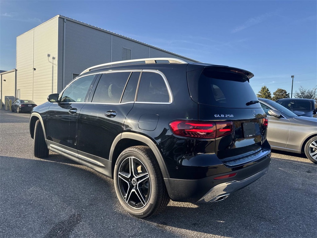 2026 Mercedes Benz GLB 250 photo 2