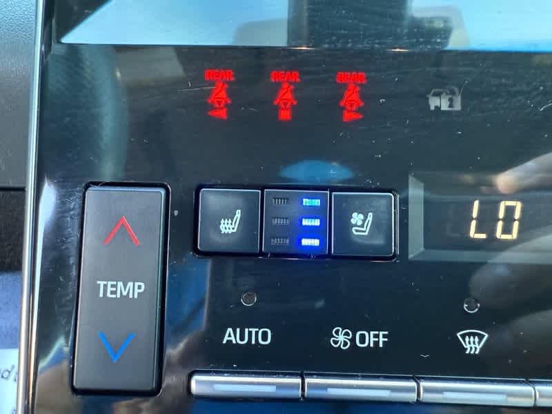 2020 Toyota Avalon Limited - Photo 17