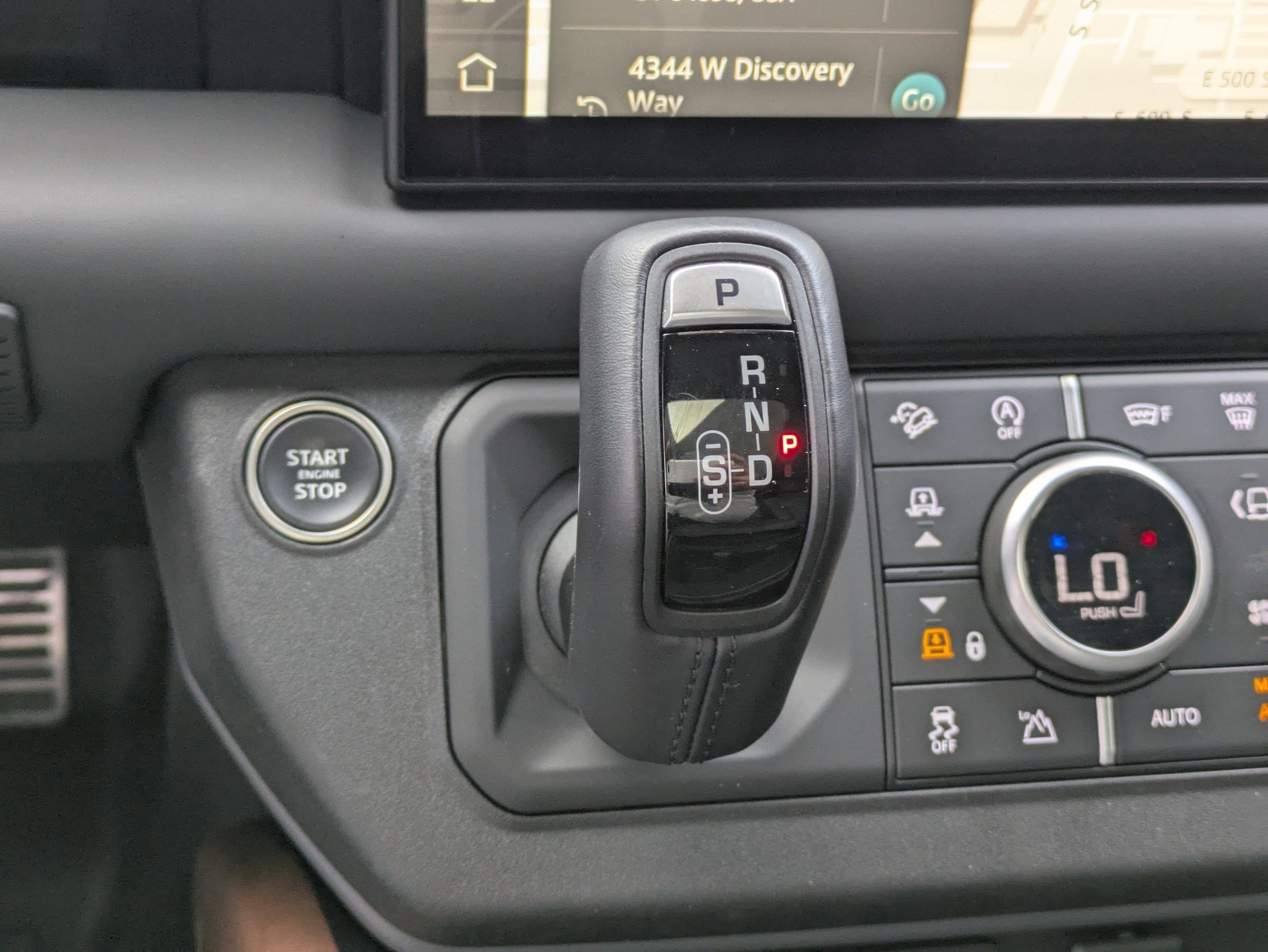 2023 Land Rover Defender 110 photo 21