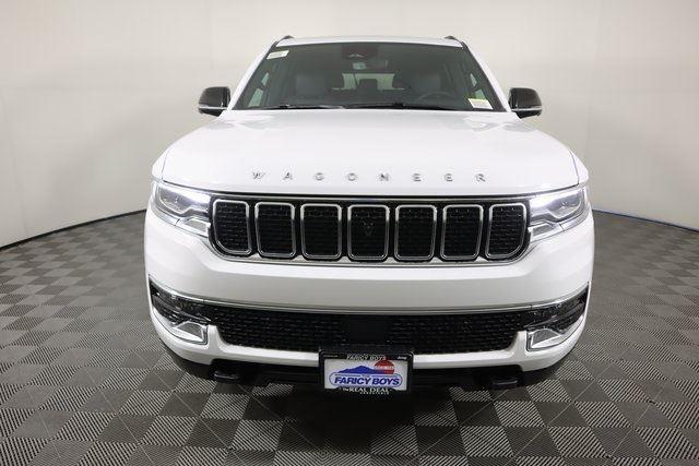 2025 Jeep Wagoneer photo 3