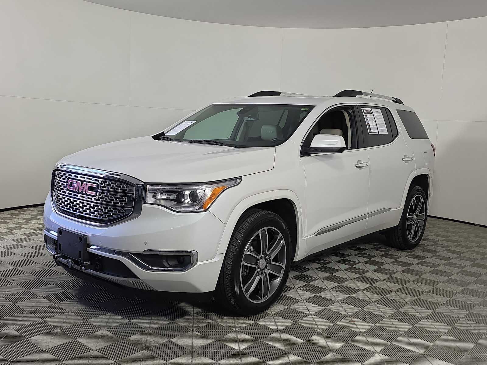 2018 Gmc Acadia Denali photo 2