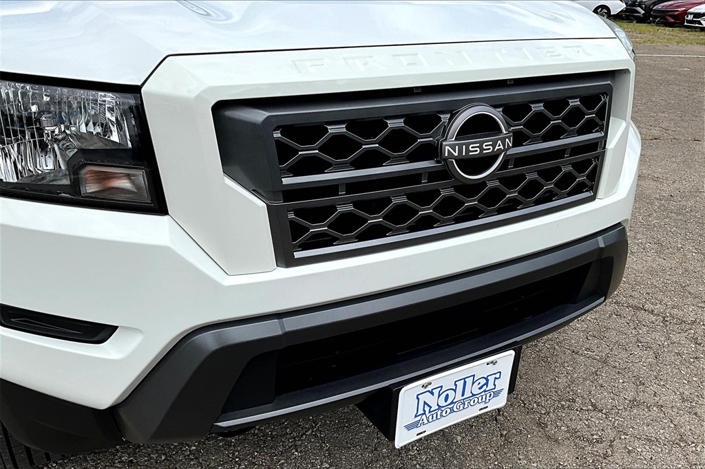 2022 Nissan Frontier SV photo 29