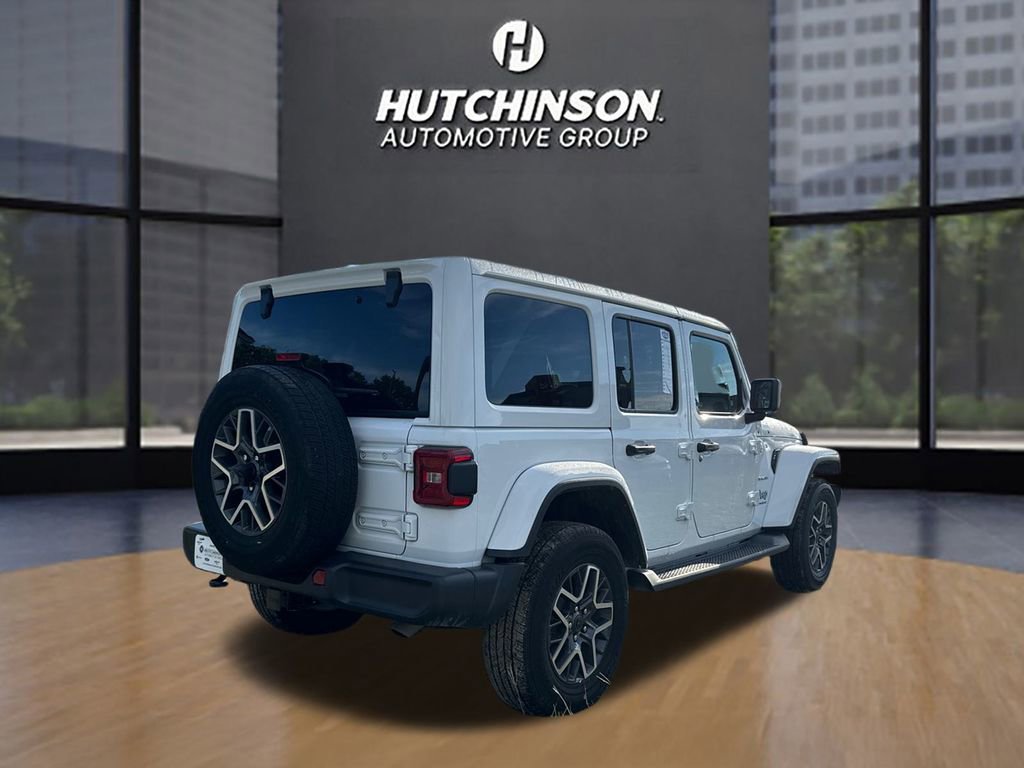 2024 Jeep Wrangler Sahara photo 3