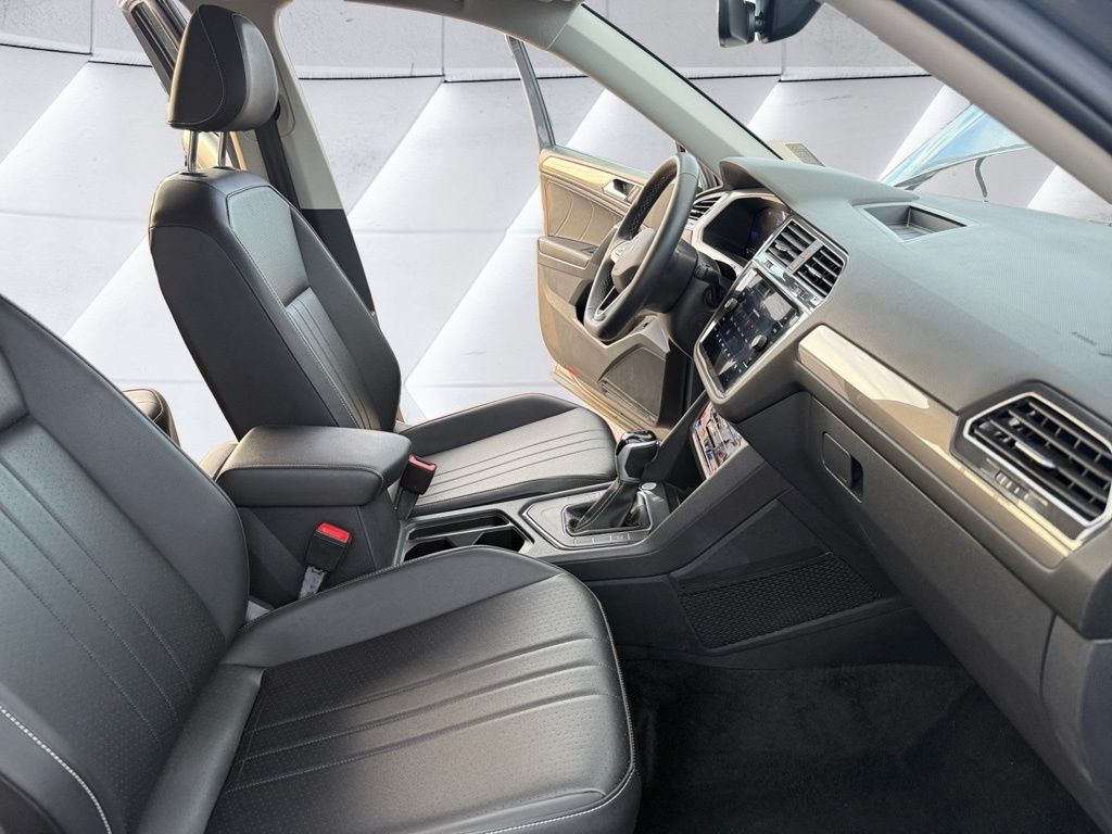 2024 Volkswagen Tiguan SE Wolfsburg Edition photo 20