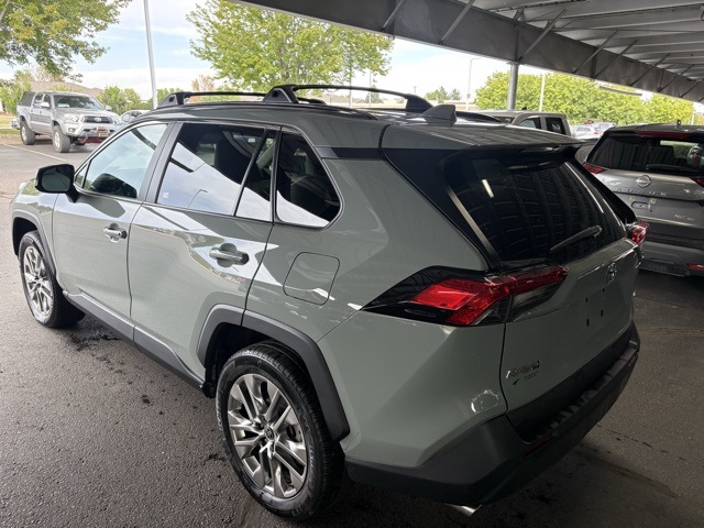 2021 Toyota RAV4 XLE Premium photo 13
