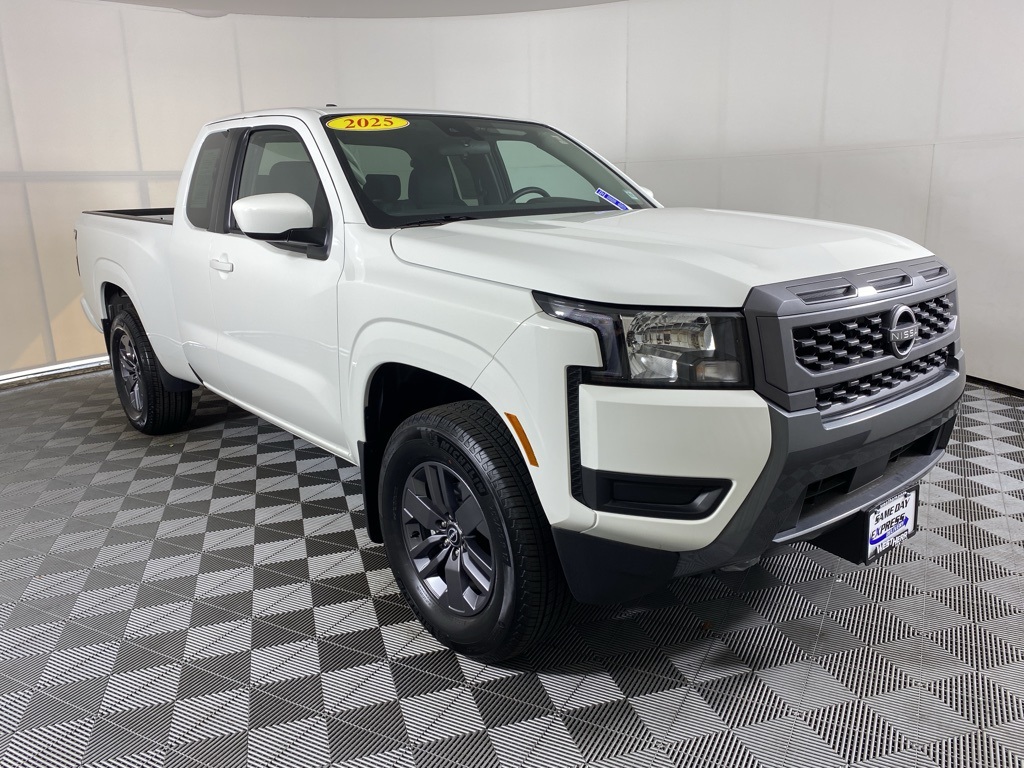 2025 Nissan Frontier SV photo 7