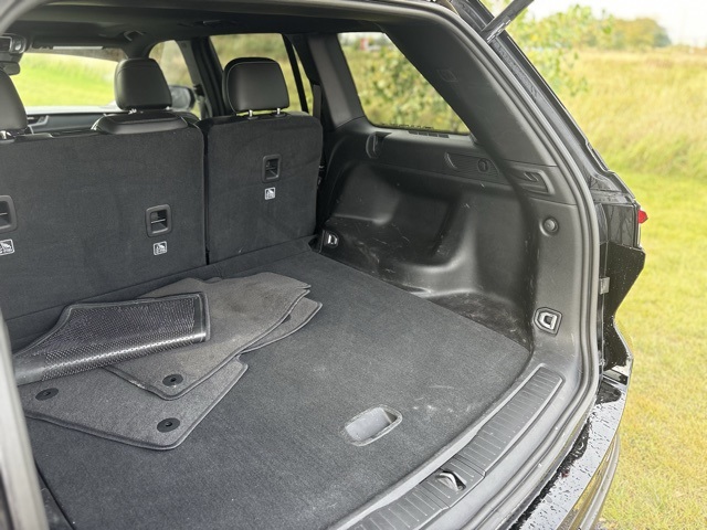 2022 Jeep Grand Cherokee Altitude photo 2