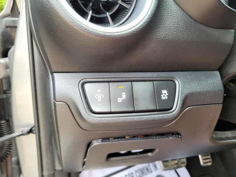 2023 Kia Forte GT-Line photo 22