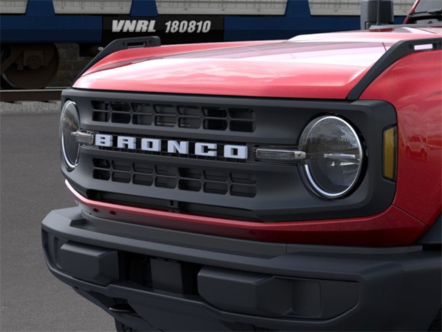 2025 Ford Bronco Base photo 16