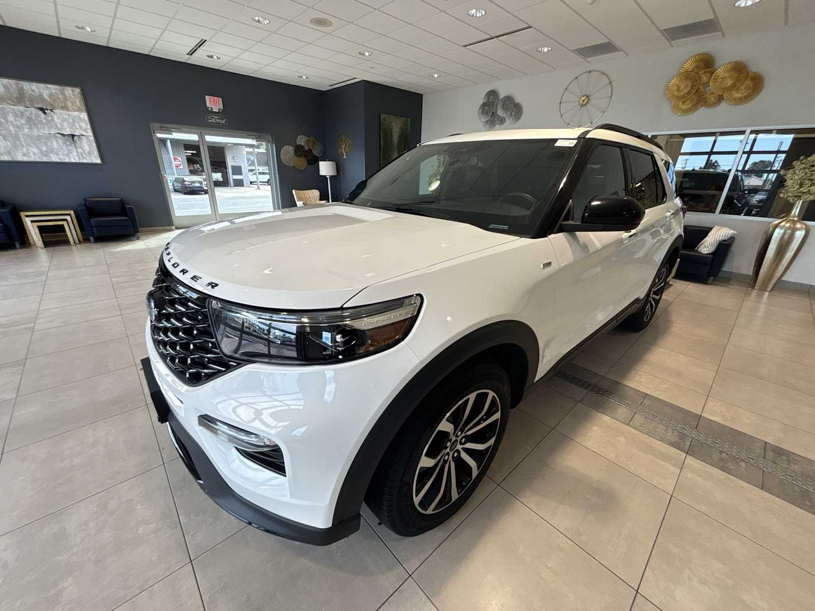 2022 Ford Explorer ST-Line photo 7