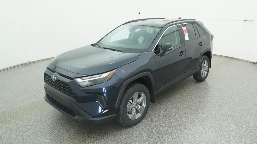 2025 Toyota RAV4 XLE's photo