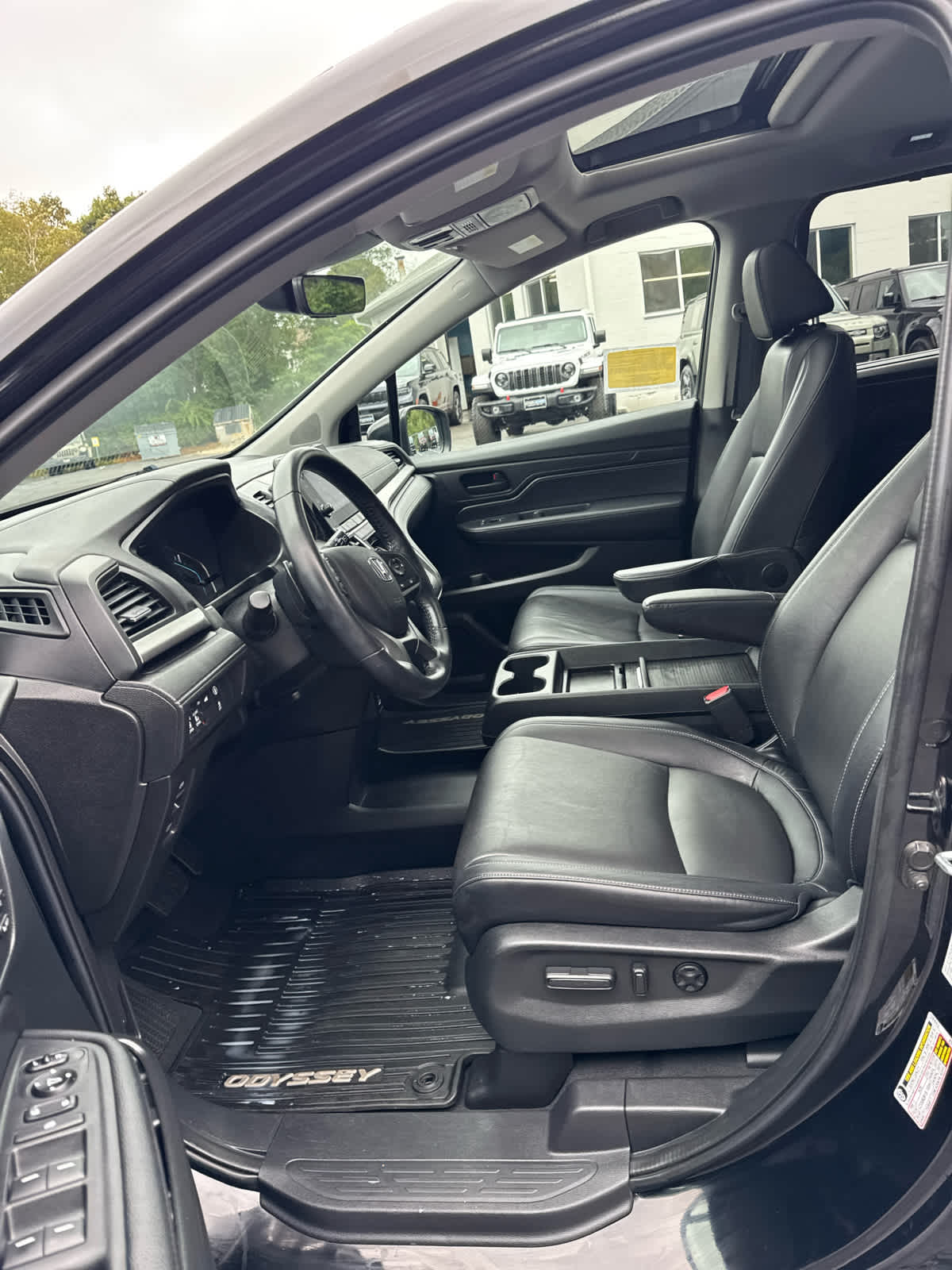 2023 Honda Odyssey EX-L photo 10