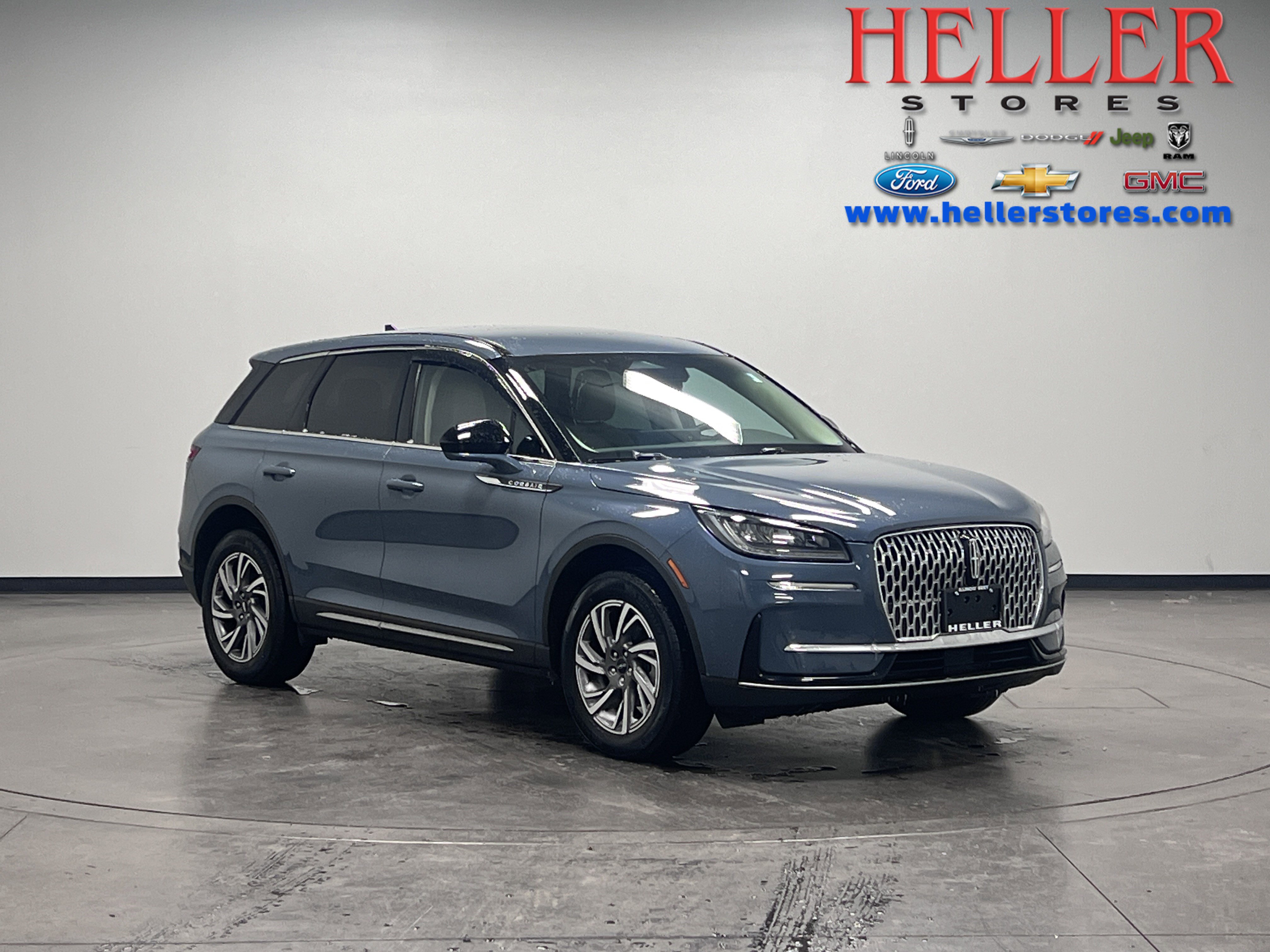 2023 Lincoln Corsair Base's photo