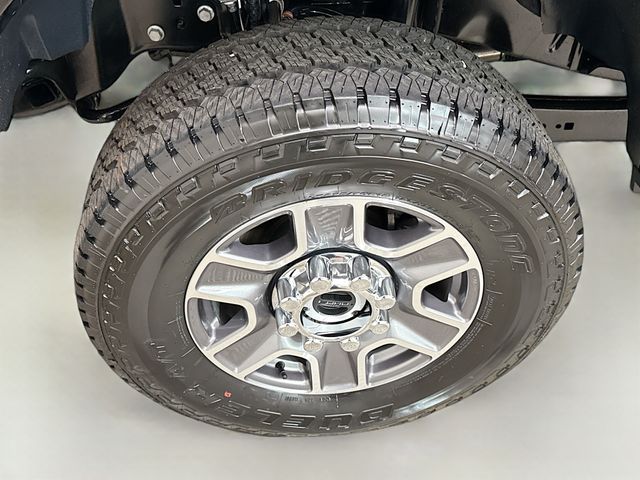 2025 Ford F-350 photo 24
