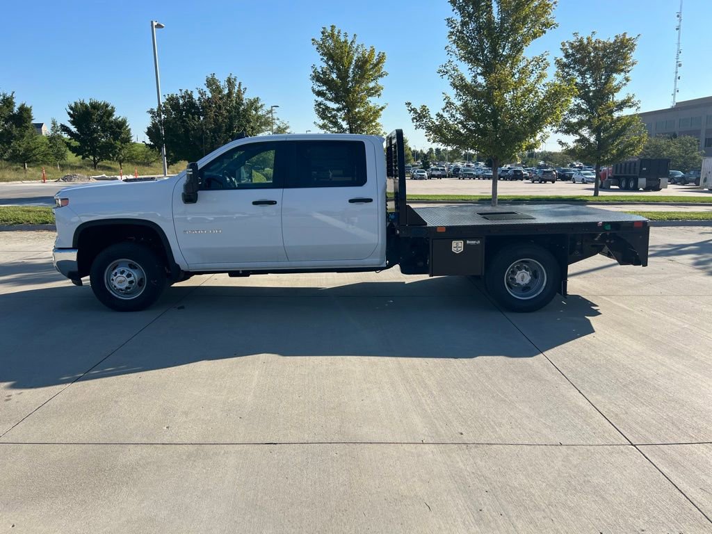 2024 Chevrolet Silverado 2500HD photo 2