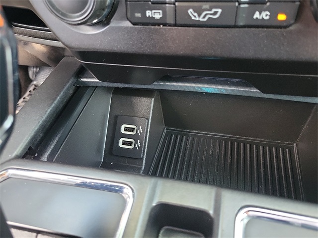 2019 Ford F-150 XLT photo 19
