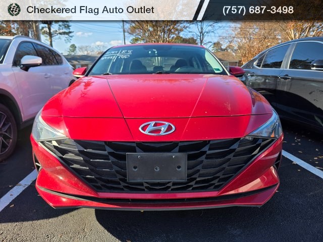 2022 Hyundai Elantra SEL photo 2