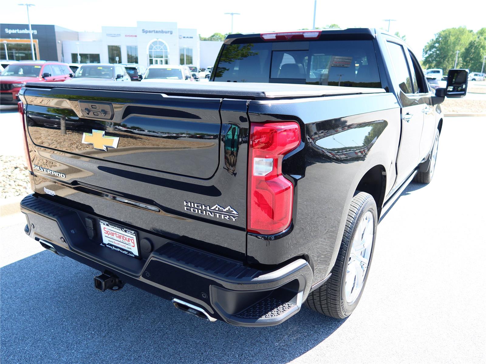 2024 Chevrolet Silverado 1500 High Country photo 3