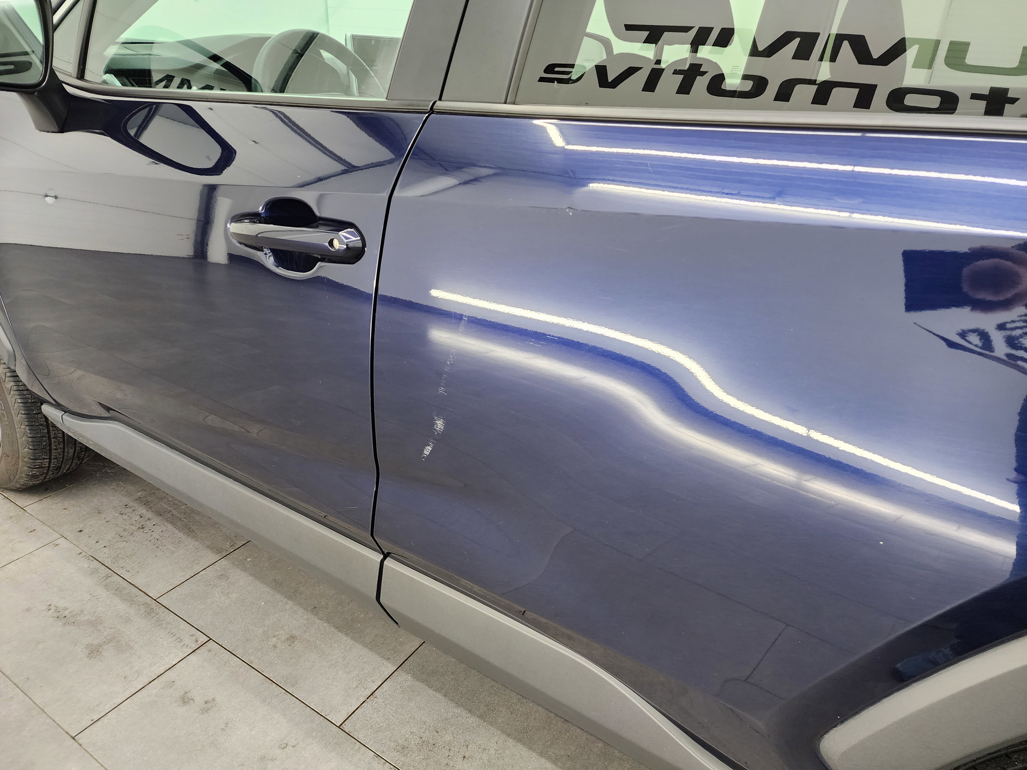 2024 Toyota RAV4 XLE photo 2