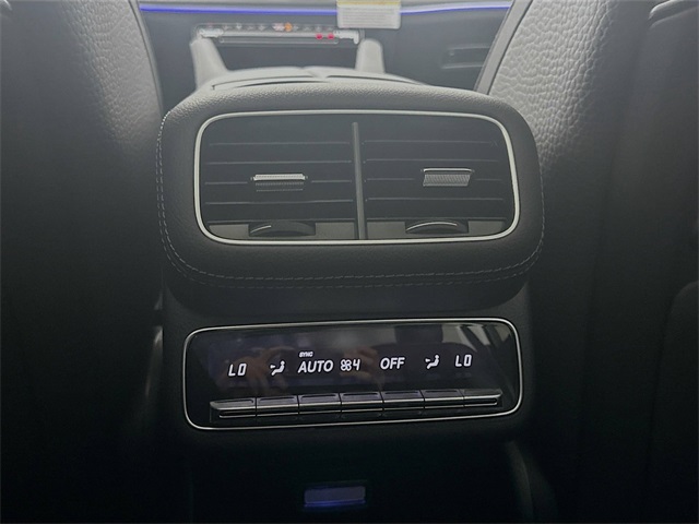 2026 Mercedes Benz GLS 450 4MATIC photo 24