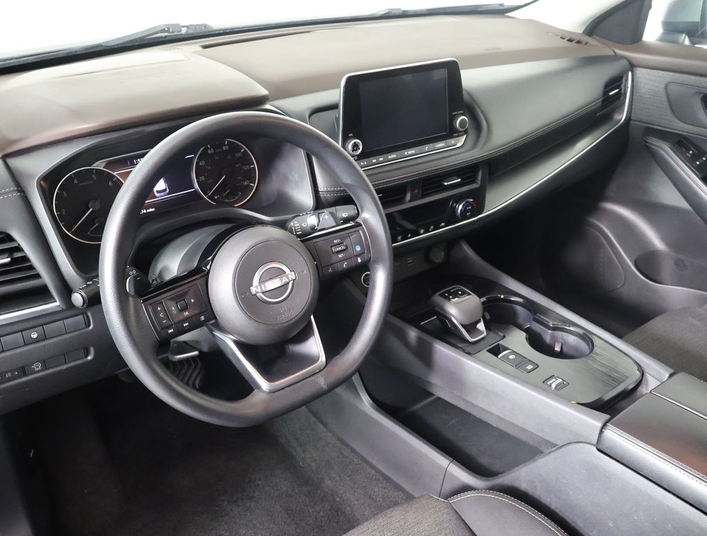 2023 Nissan Rogue SV photo 5