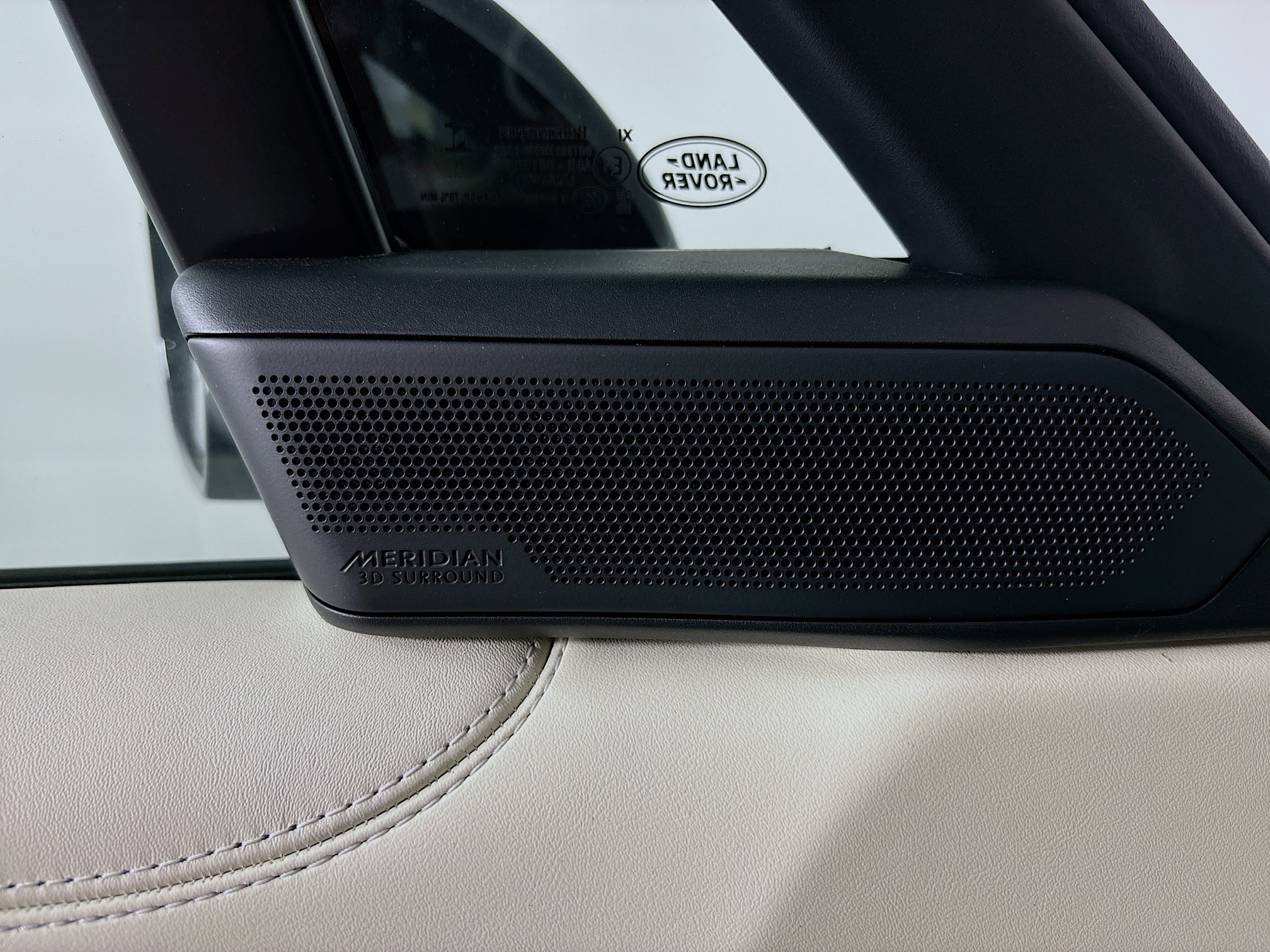 2025 Land Rover Range Rover SE photo 20