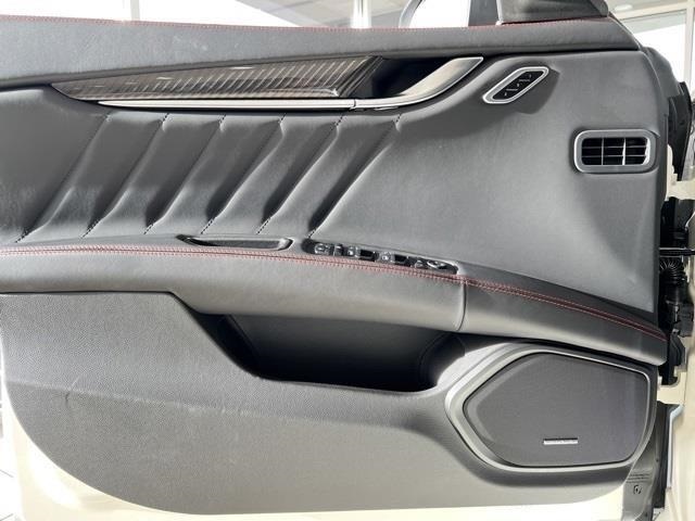 2024 Maserati Ghibli Modena photo 18