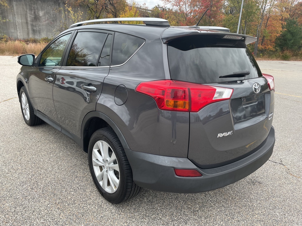 2015 Toyota RAV4 Limited photo 4