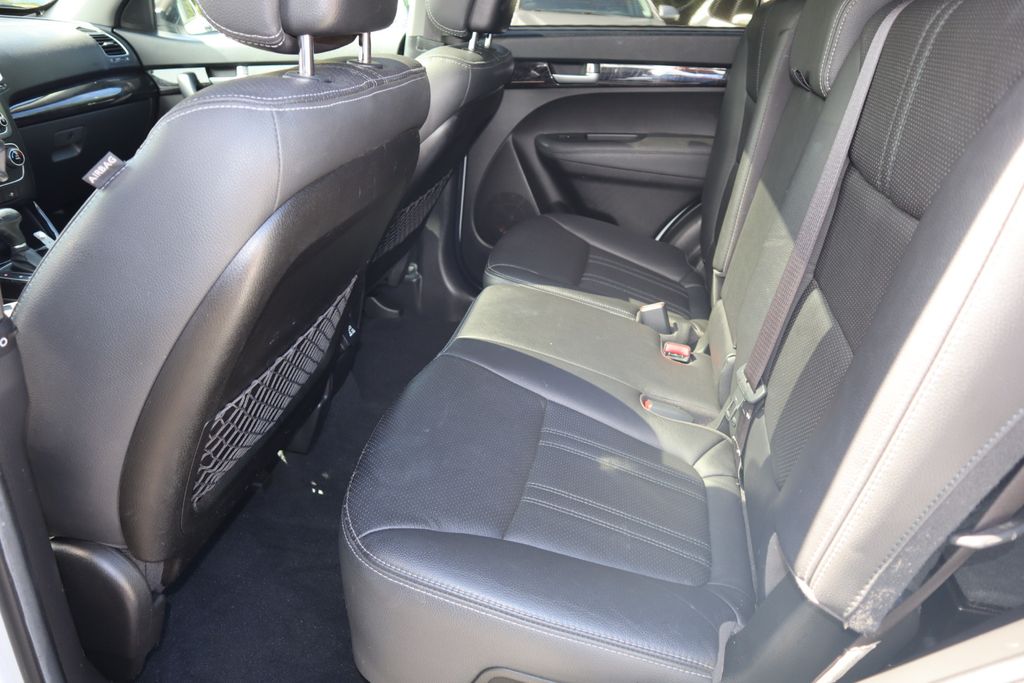 2014 Kia Sorento SX photo 20