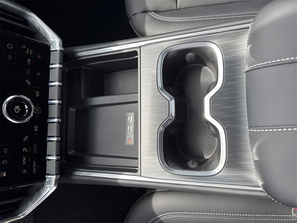 2025 GMC ACADIA - Image 25