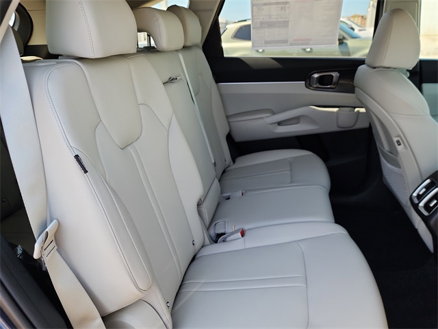 2025 Kia Sorento S photo 15