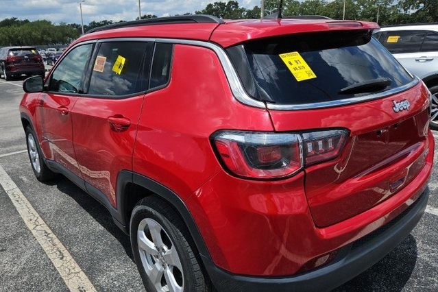 2019 Jeep Compass Latitude photo 2