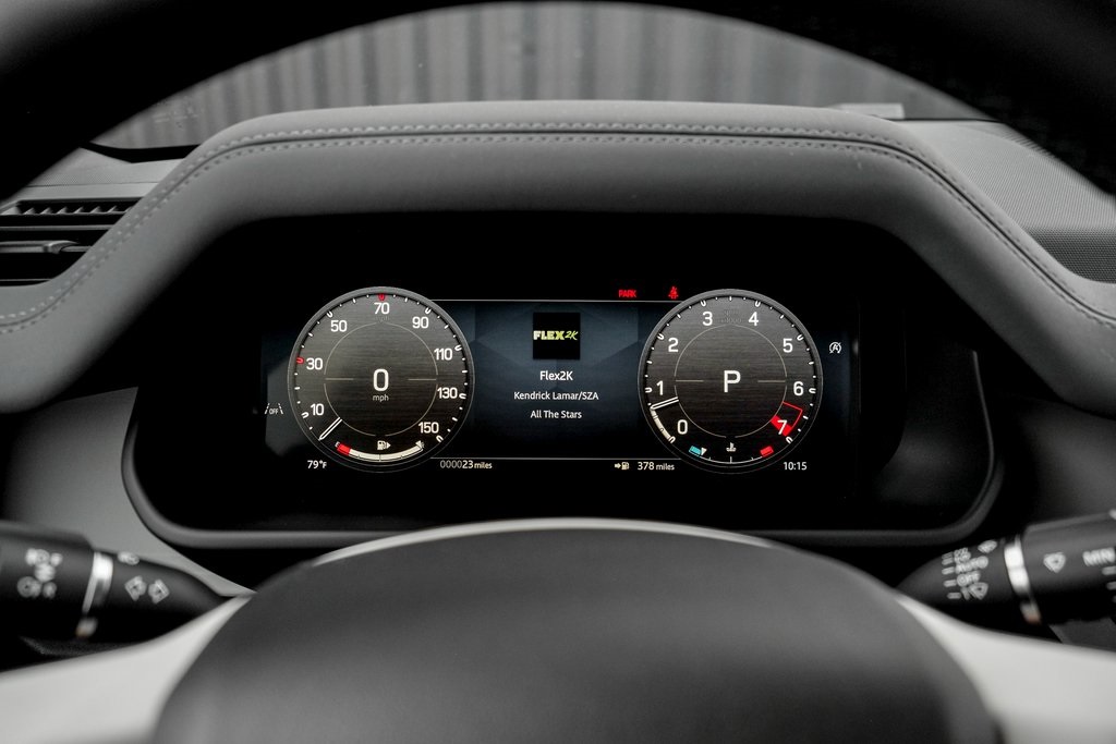 2025 Land Rover Defender 110 S photo 13