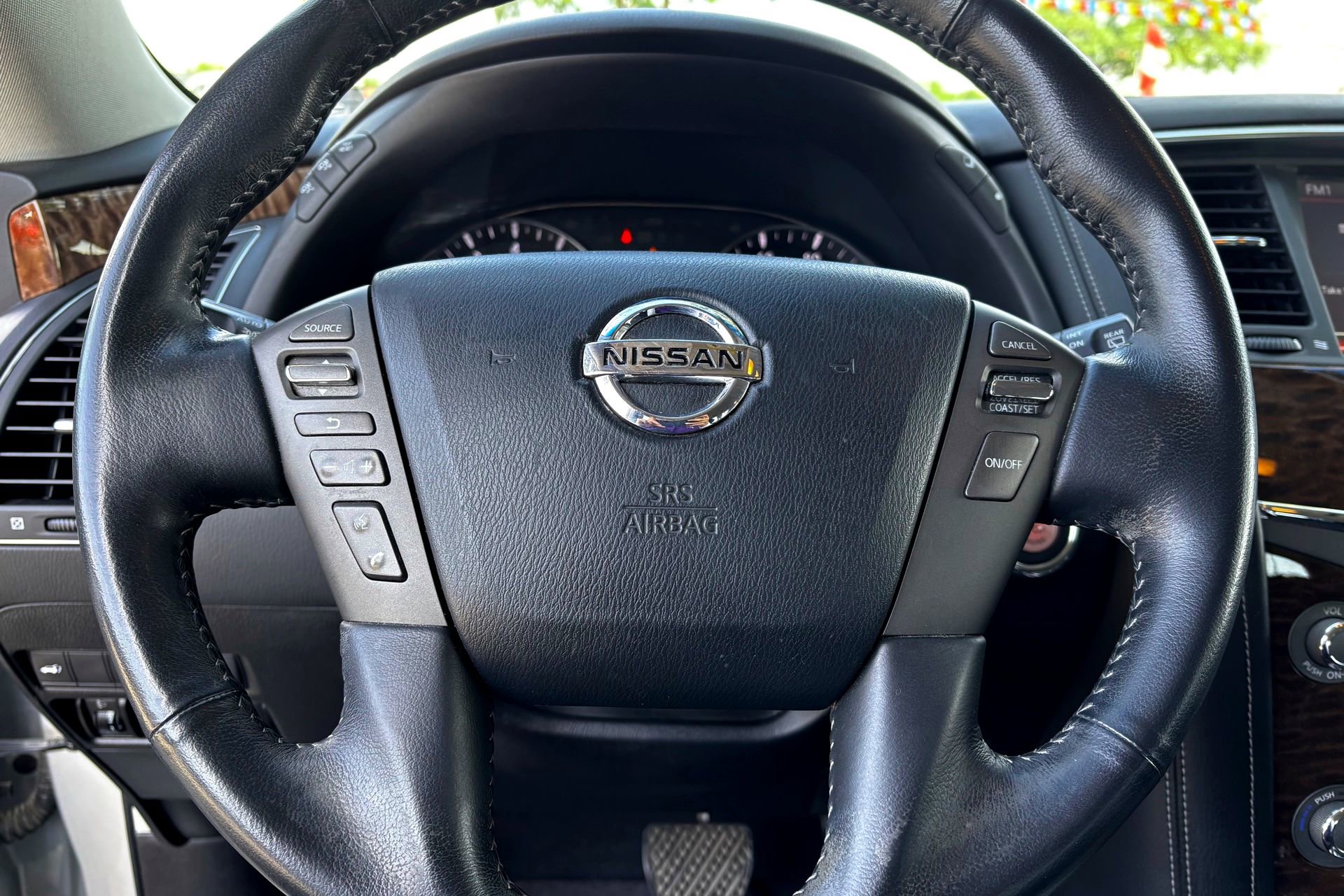 2017 Nissan Armada SV photo 10