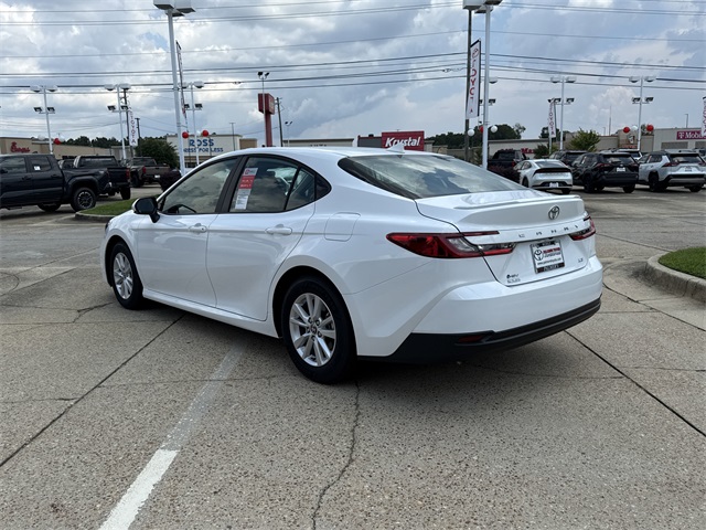 2025 Toyota Camry LE photo 5