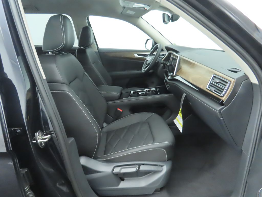 2026 Volkswagen Atlas SE Technology photo 18