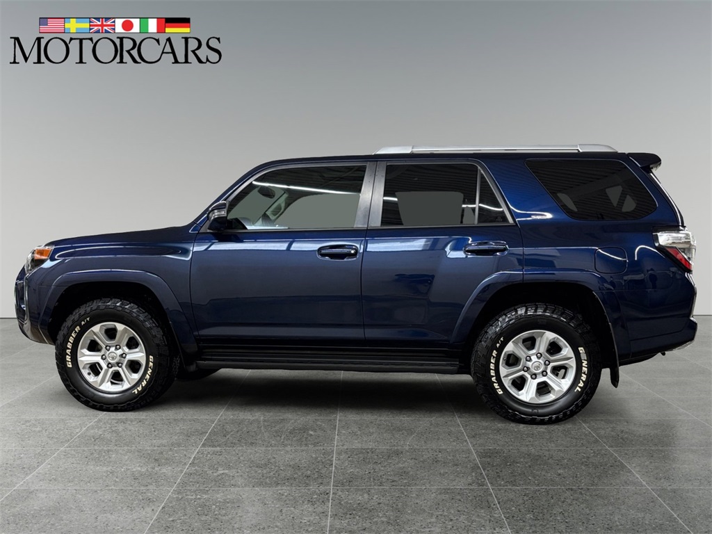2017 Toyota 4Runner SR5 Premium photo 6