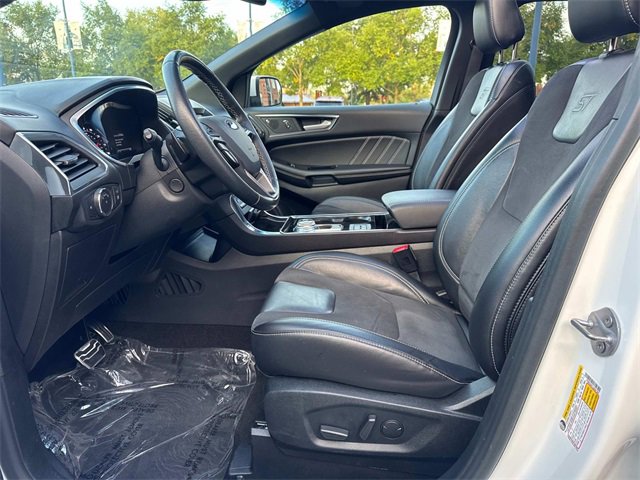 2020 Ford Edge ST photo 16