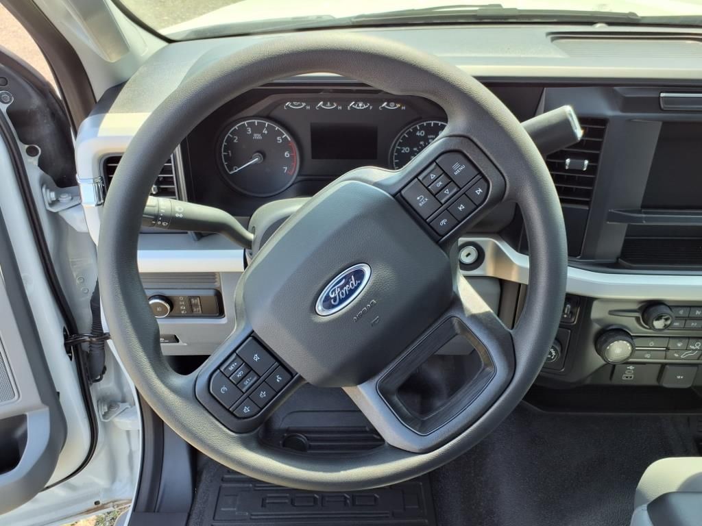 2023 Ford F-350 XL photo 26