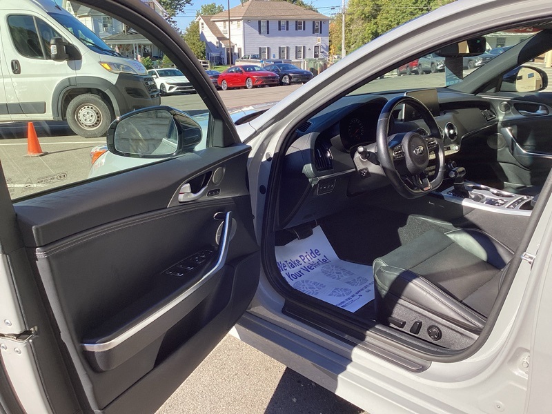 2021 Kia Stinger GT1 photo 26