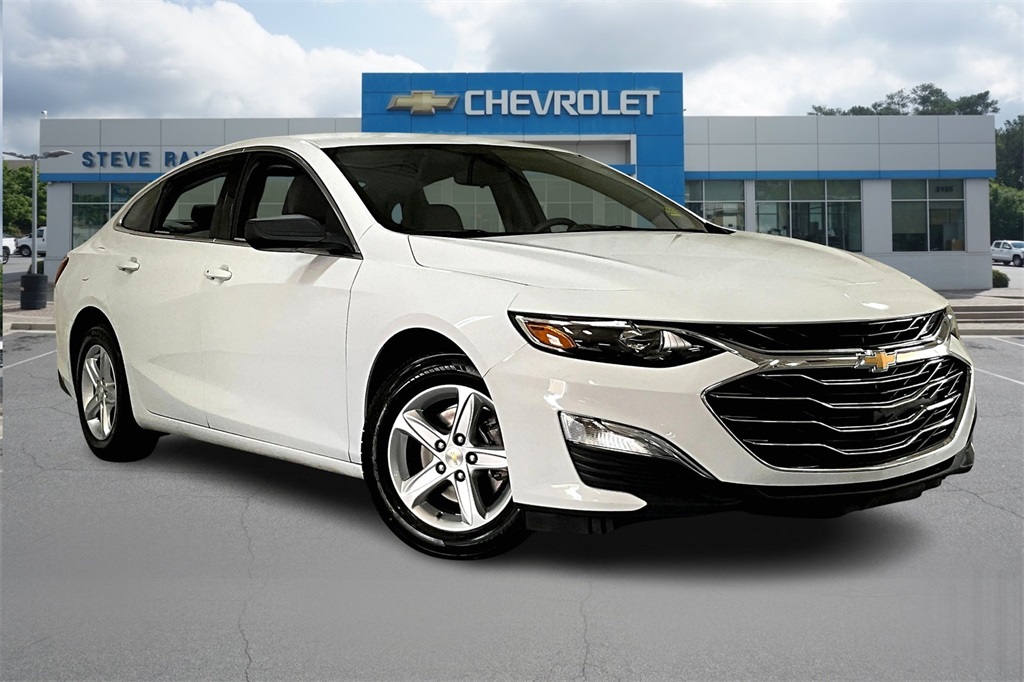 2022 Chevrolet Malibu LS photo 3