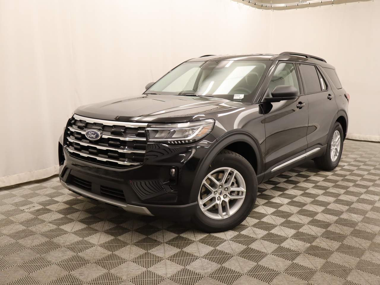 2025 Ford Explorer Active's photo