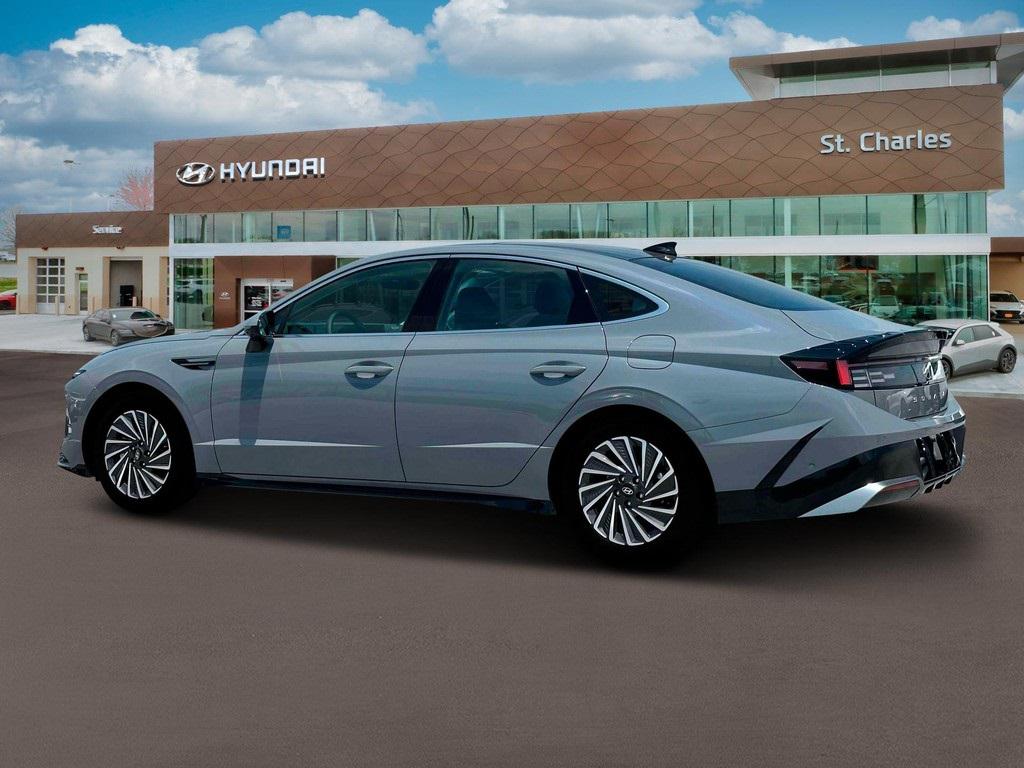 2025 Hyundai Sonata Hybrid Limited photo 4