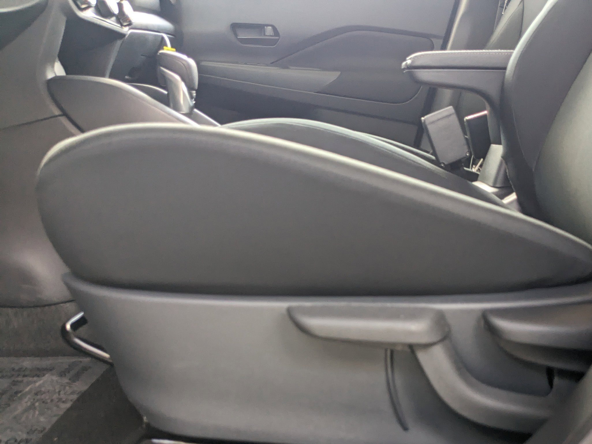 2025 Nissan Kicks Play S photo 12
