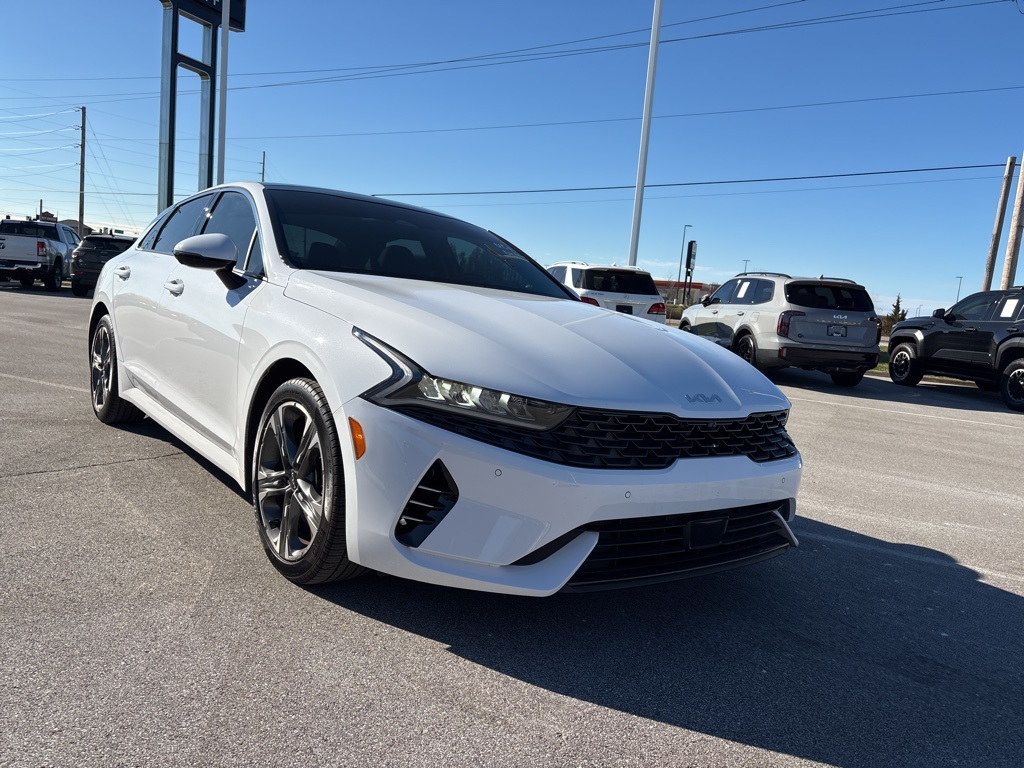 2024 Kia K5 EX photo 2