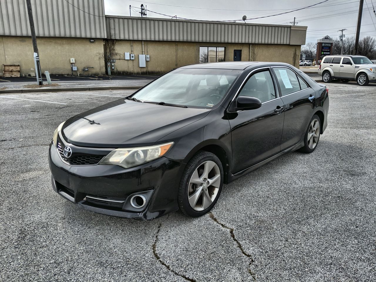 2012 Toyota Camry XLE's photo