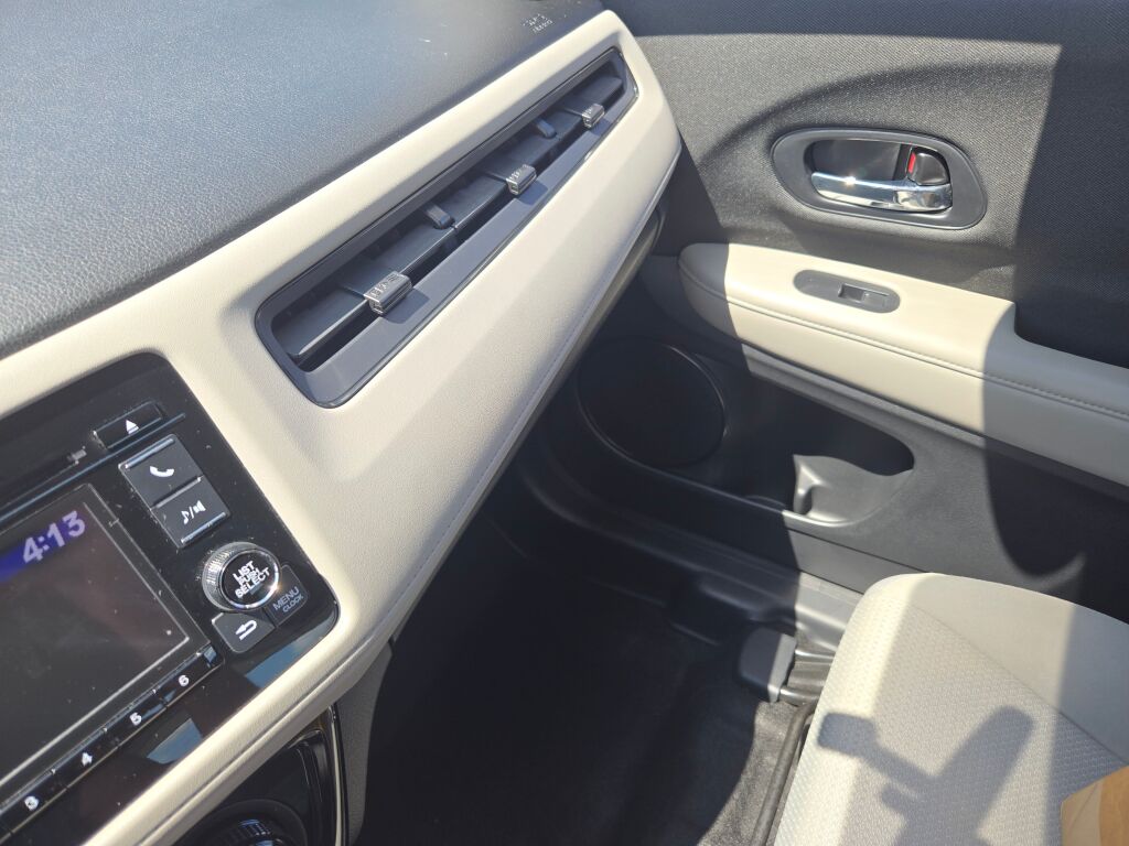 2022 Honda HR-V LX photo 17