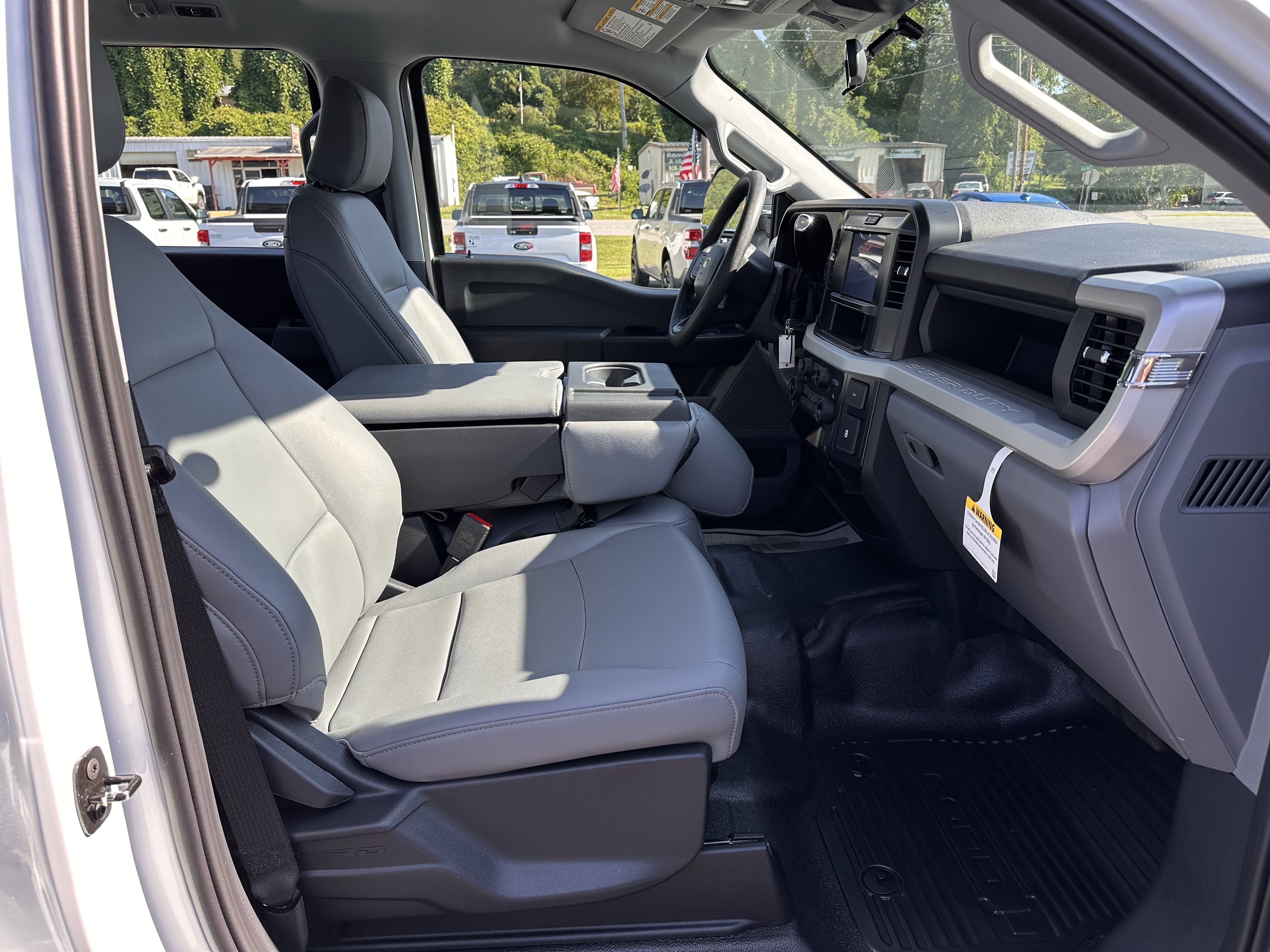 2025 Ford F-250 XL photo 8