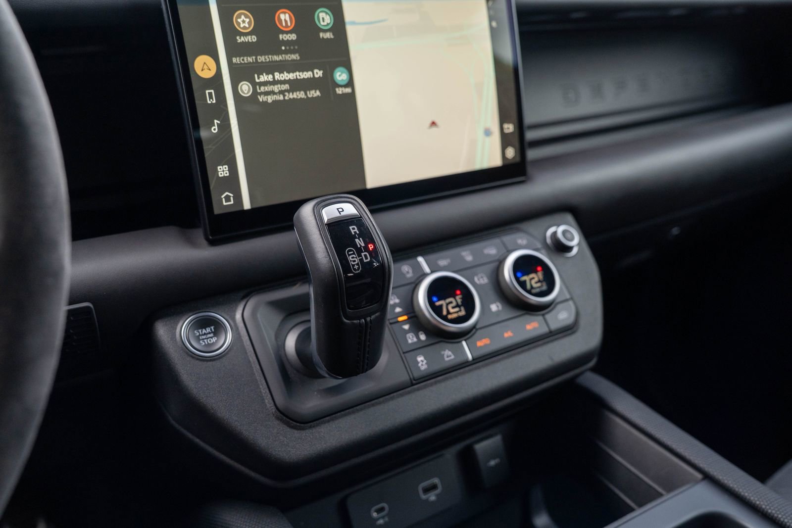 2023 Land Rover Defender V8 photo 25