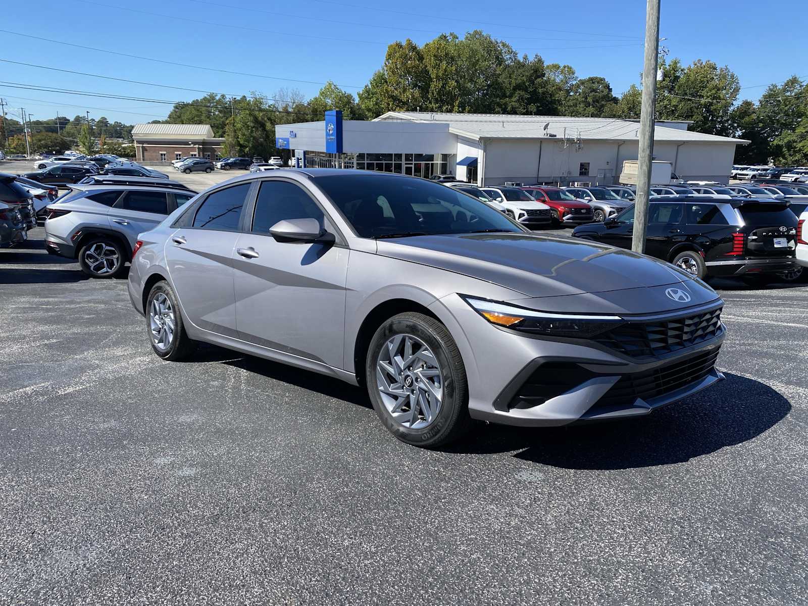 2025 Hyundai Elantra Hybrid Blue photo 2
